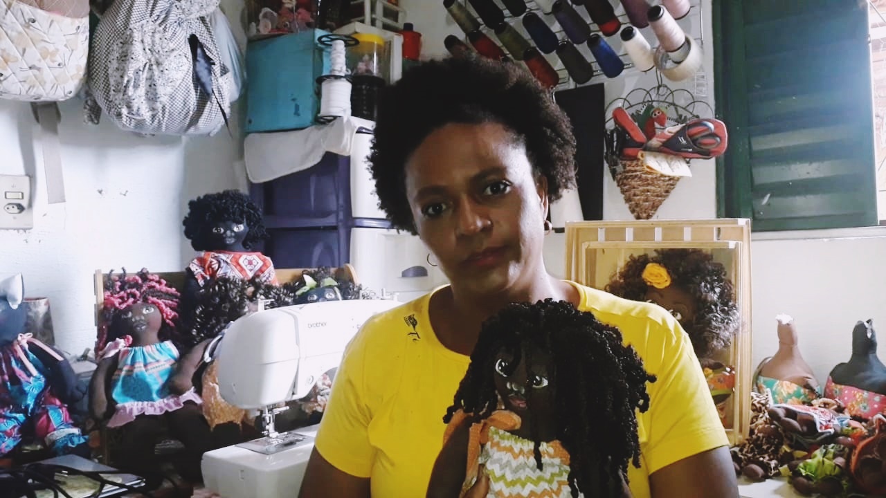 Adriana Borges, mais conhecida como Drika Maria pela produção de bonecas de pano para crianças, personalizadas e decorativas